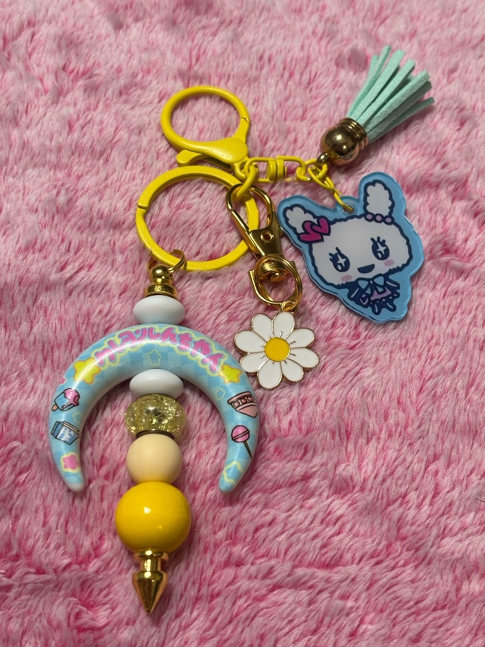Cute Pastel Moon & Bead Keychain with Daisy Charm Kawaii Character